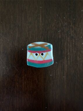 Mill Hill Holiday Drum Button